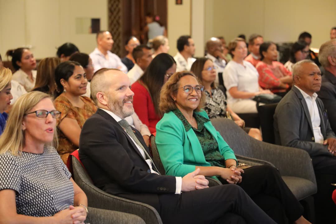 MINISTRA EDUKASAUN HO EMBAIXADÓR AUSTRÁLIA ENSERA PROGRAMA PARTNERSHIP FOR HUMAN DEVELOPMENT